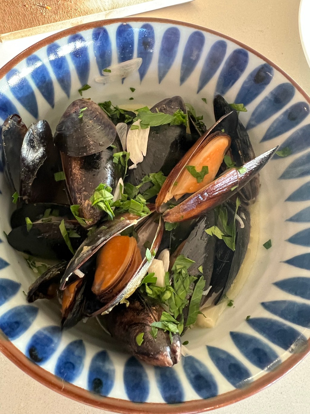Mussels in Wine&nbsp;Bath